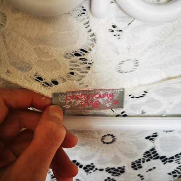 Lace Duster - Picture 3 of 5